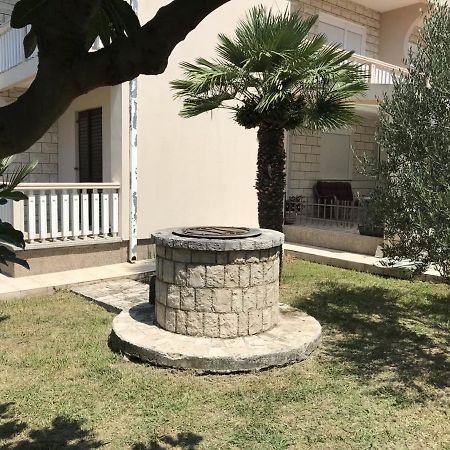 באר Holiday Home Celuga מראה חיצוני תמונה