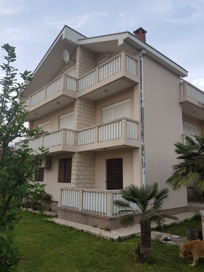 באר Holiday Home Celuga מראה חיצוני תמונה