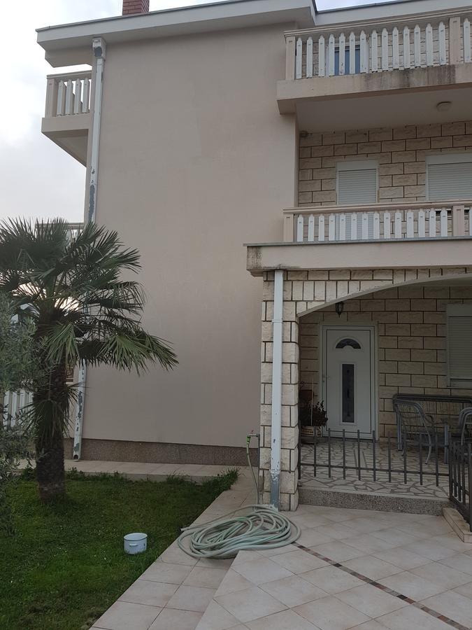 באר Holiday Home Celuga מראה חיצוני תמונה