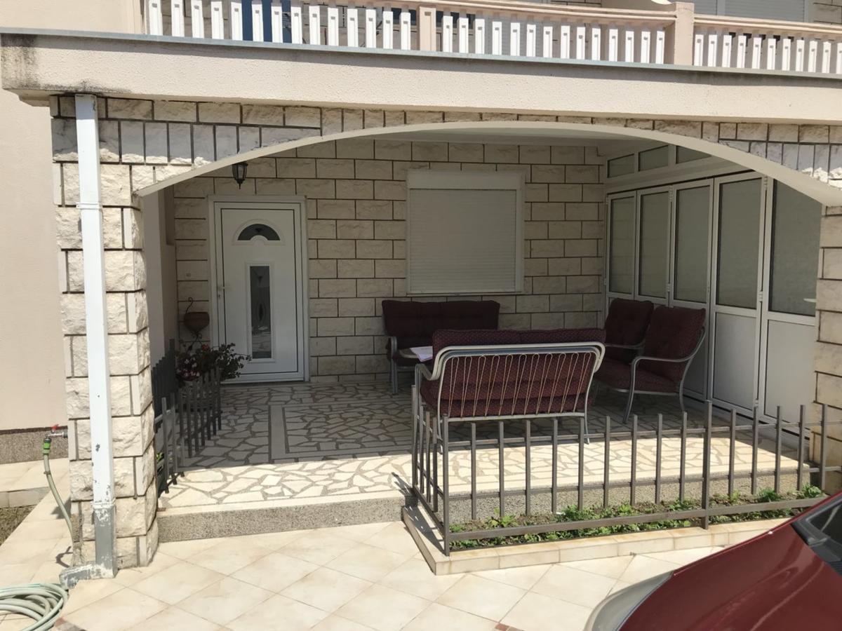 באר Holiday Home Celuga מראה חיצוני תמונה
