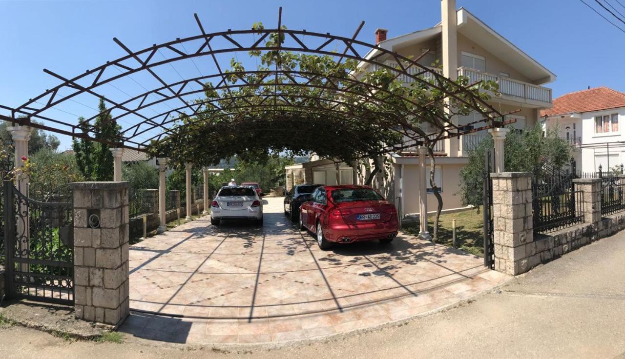 באר Holiday Home Celuga מראה חיצוני תמונה